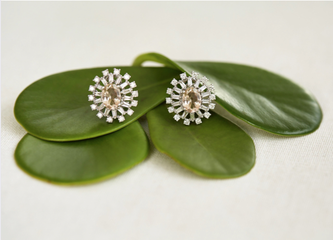 Brinco em ouro branco 18k, diamantes e morgarita