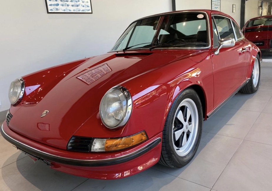 PORSCHE 911T vermelha