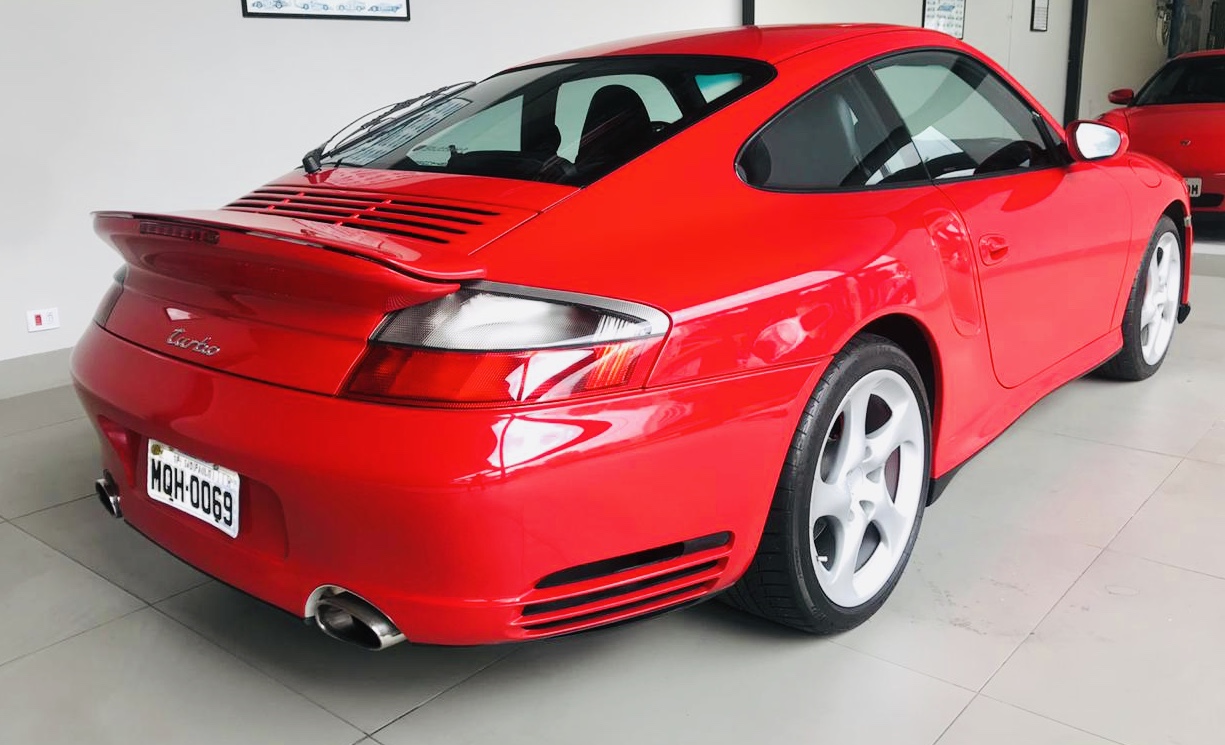 PORSCHE turbo 996 vermelha