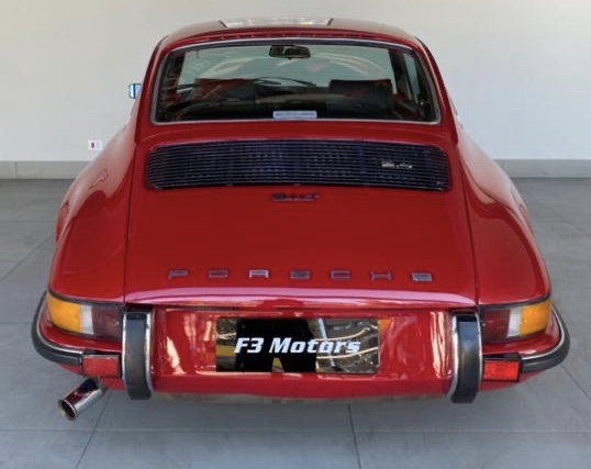 PORSCHE 911T vermelha