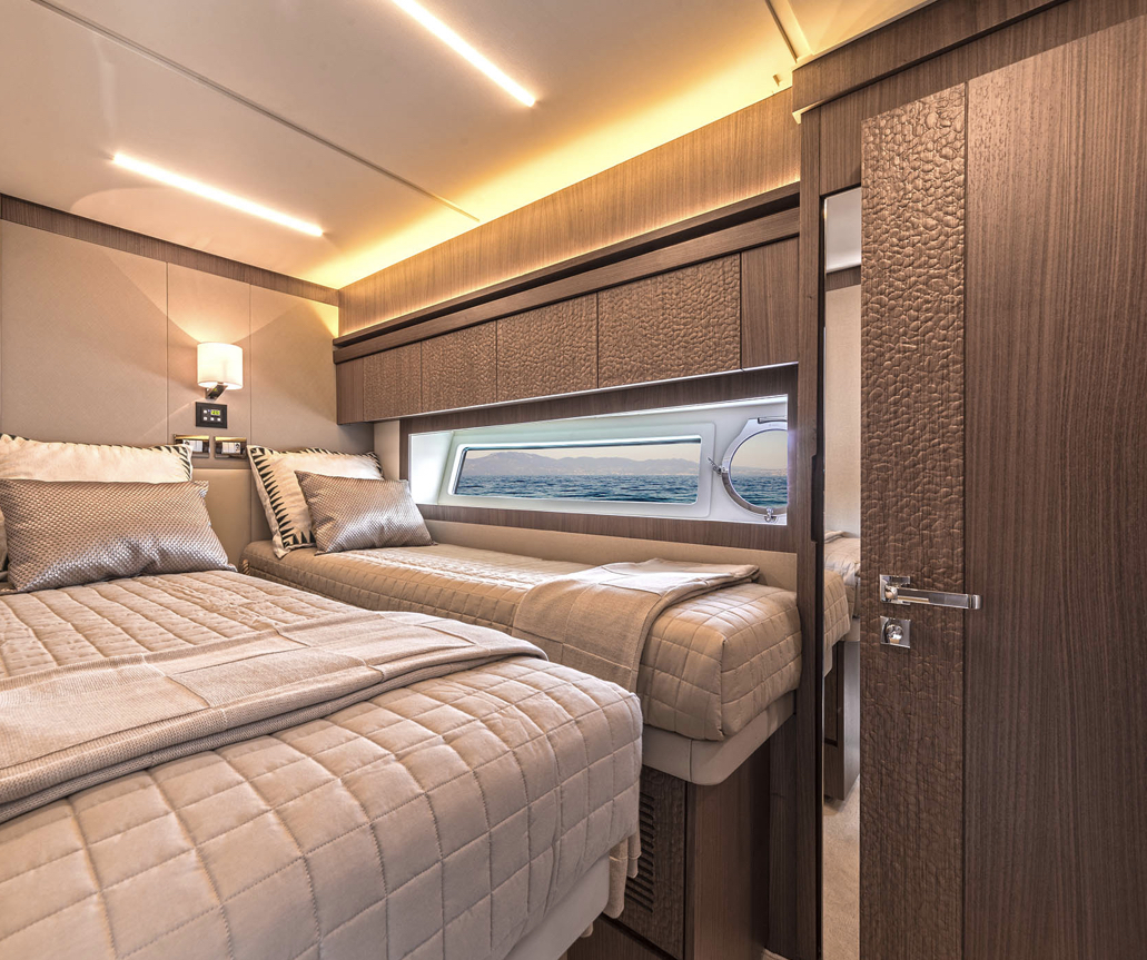 Barco 66 FLYBRIDGE Intermarine