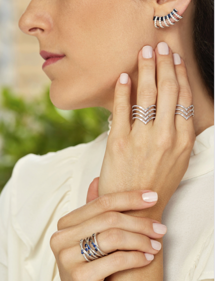 Brinco e anéis em ouro branco 18k e diamantes