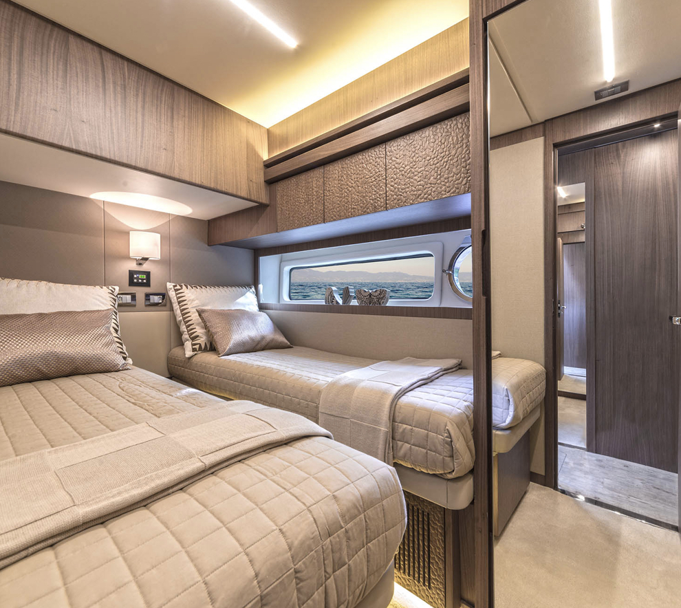 Barco 66 FLYBRIDGE Intermarine