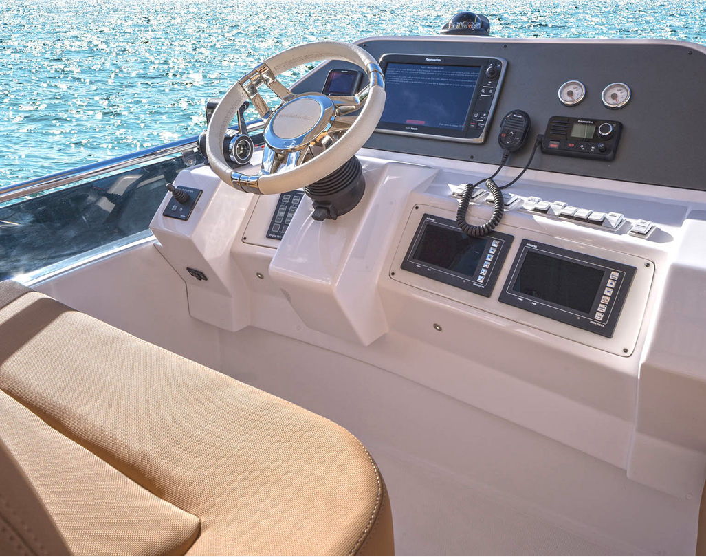 Barco 66 FLYBRIDGE Intermarine