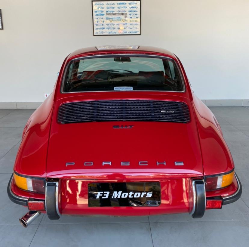 PORSCHE 911T vermelha
